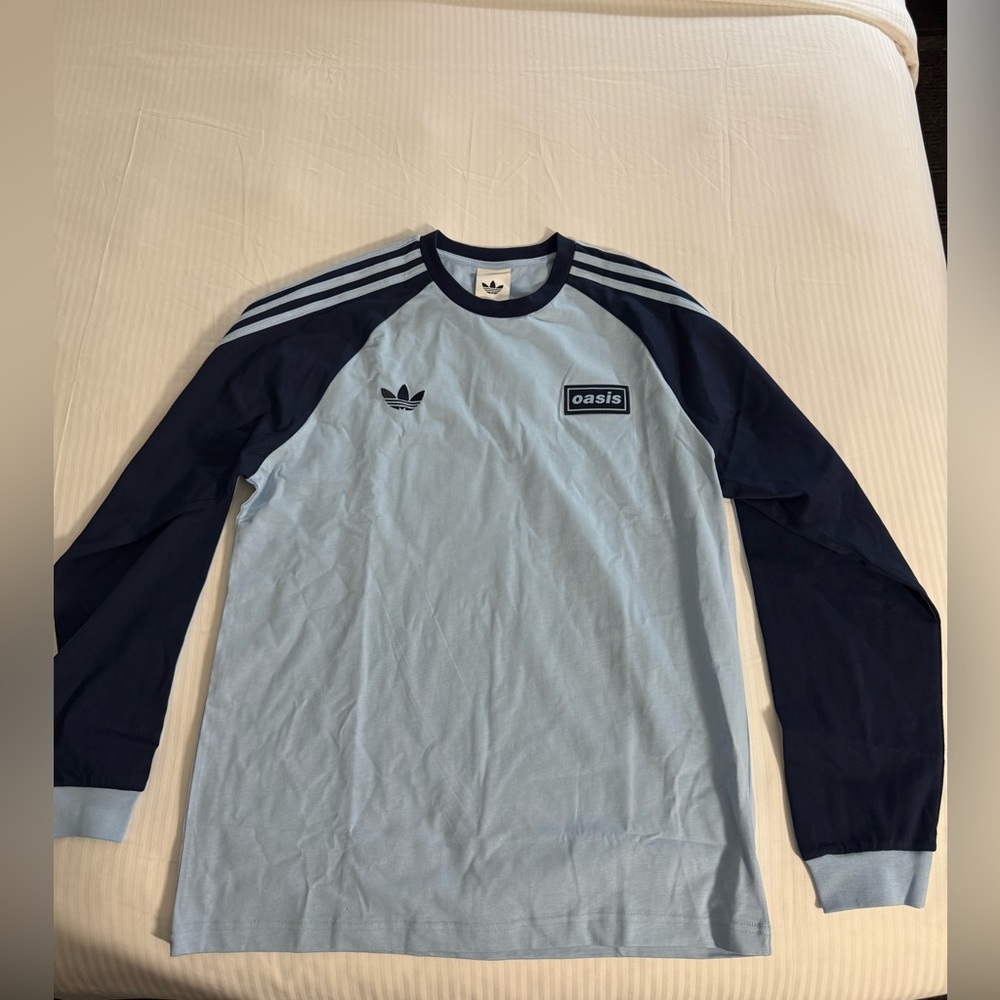 adidas x Oasis Tour 3-Stripes
Longsleeve Tee